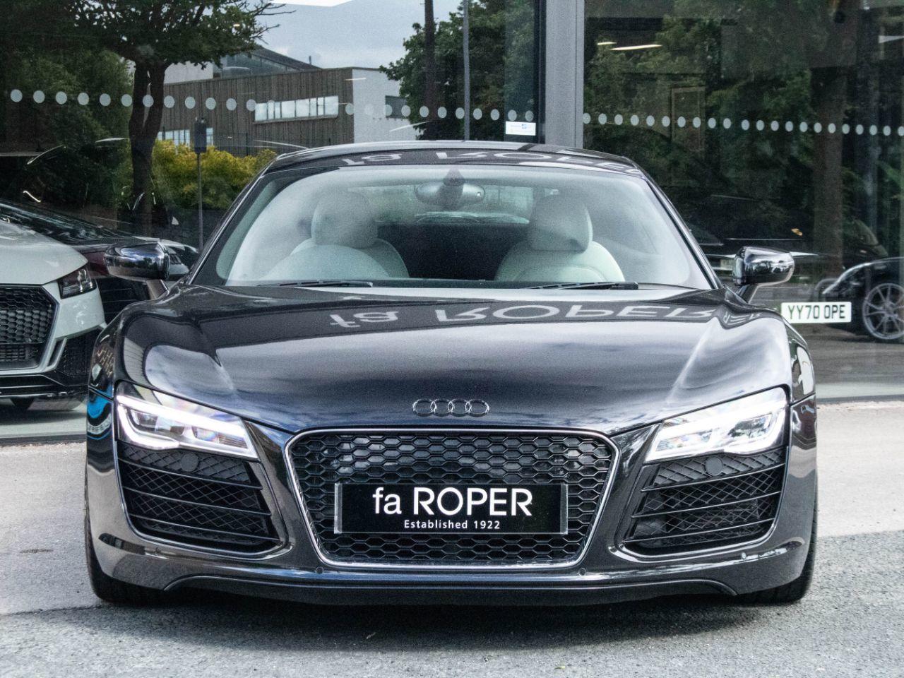 Audi R8 4.2 V8 FSI quattro S tronic 430ps Coupe Petrol Phantom Black Metallic