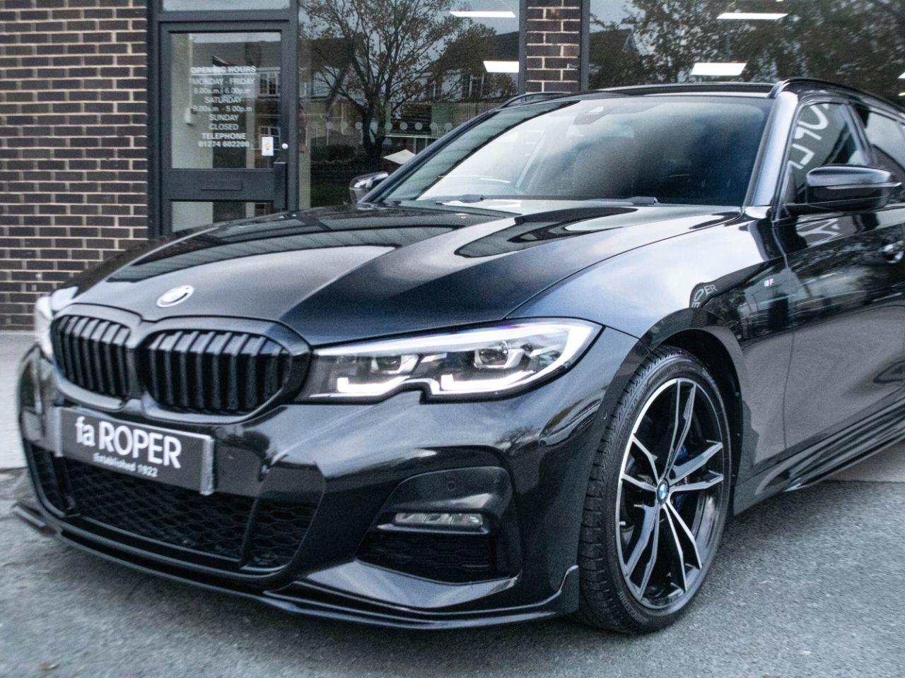 BMW 3 Series 2.0 320d xDrive M Sport Pro Touring Auto Estate Diesel Black Sapphire Metallic