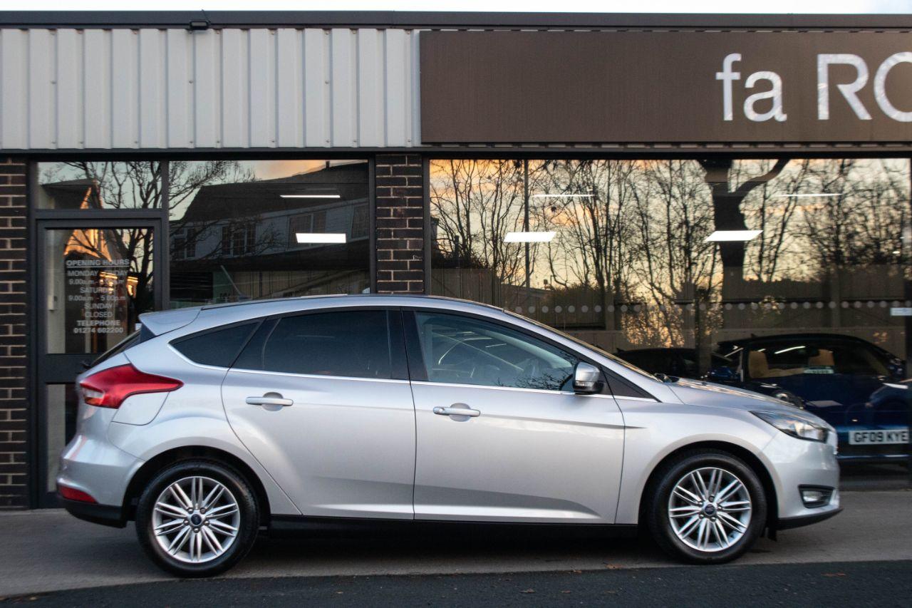 Ford Focus 1.5 Duratorq TDCi Zetec Edition 120ps Hatchback Diesel Moondust Silver Metallic