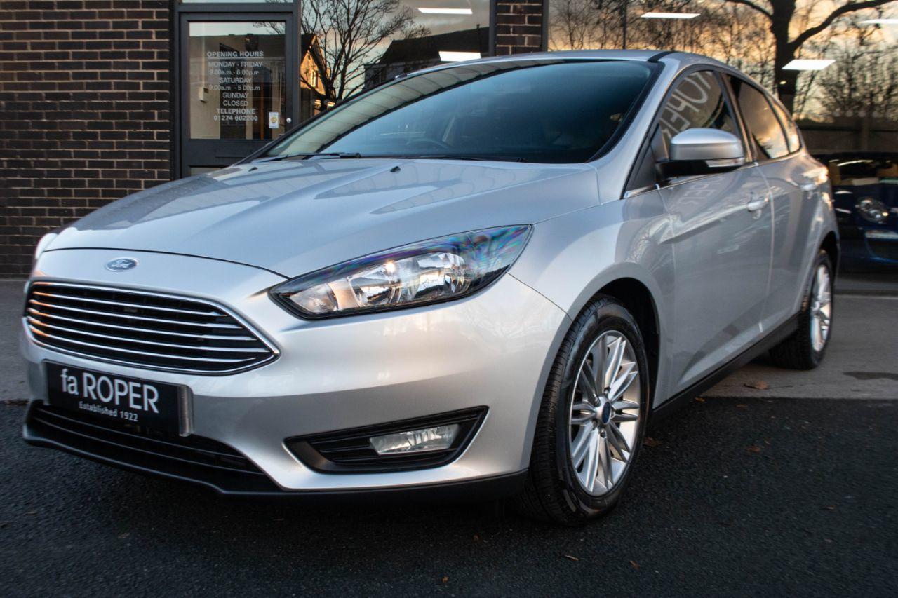 Ford Focus 1.5 Duratorq TDCi Zetec Edition 120ps Hatchback Diesel Moondust Silver Metallic