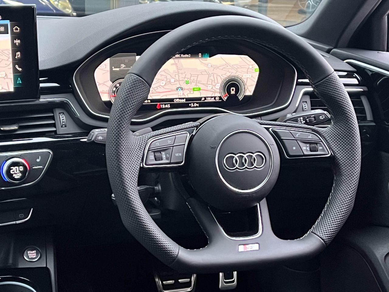 Audi A4 Avant 2.0 TFSI 40 Black Edition S tronic 204ps Estate Petrol Daytona Grey Metallic