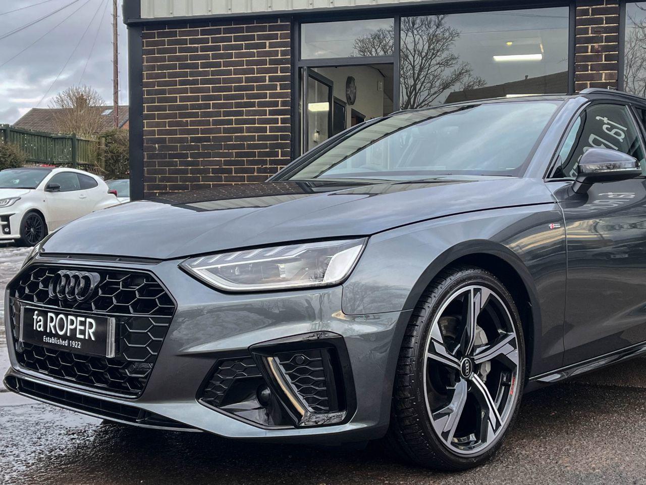 Audi A4 Avant 2.0 TFSI 40 Black Edition S tronic 204ps Estate Petrol Daytona Grey Metallic