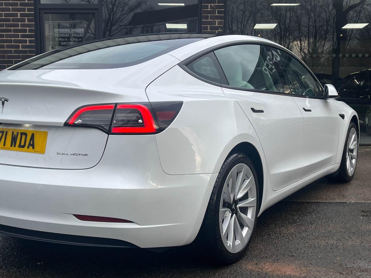 Tesla Model 3 0.0 Long Range Dual Motor All-Wheel Drive Auto Saloon Electric Pearl White Multi Coat