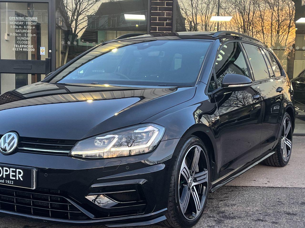 Volkswagen Golf Estate 2.0 TSI R 4MOTION DSG Auto 300ps Estate Petrol Deep Black Pearl