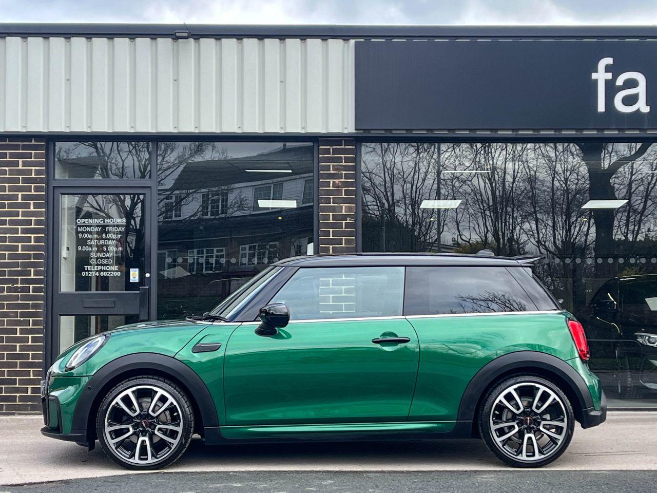 Mini Hatch 1.5 Cooper Sport LCI 3 door Auto 136ps Hatchback Petrol British Racing Green Iv Metallic