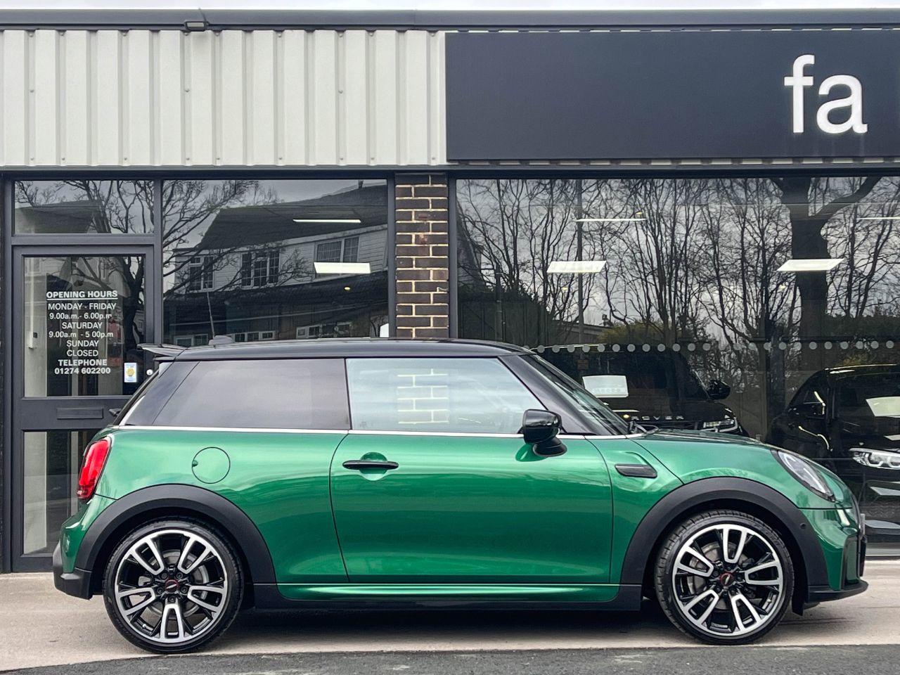 Mini Hatch 1.5 Cooper Sport LCI 3 door Auto 136ps Hatchback Petrol British Racing Green Iv Metallic