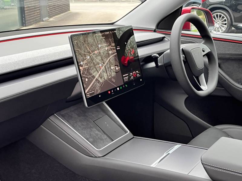 Tesla Model Y   Registered:2025(75)