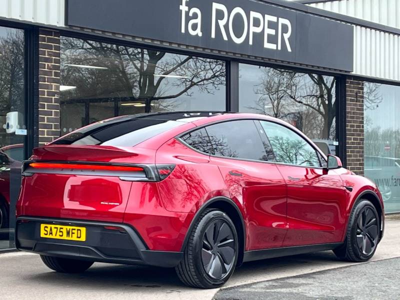 Tesla Model Y   Registered:2025(75)