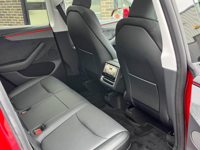 Tesla Model Y   Registered:2025(75)