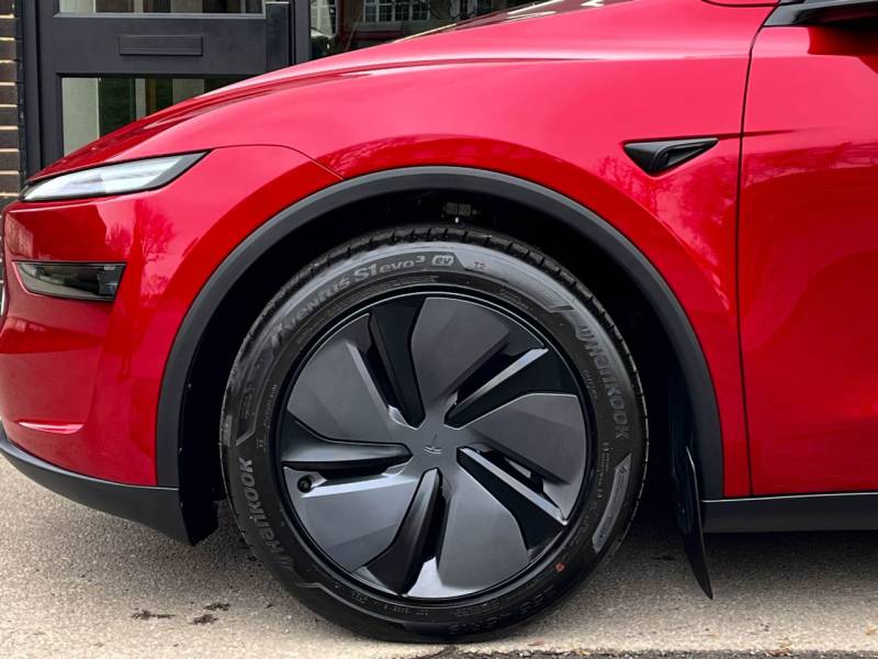 Tesla Model Y   Registered:2025(75)