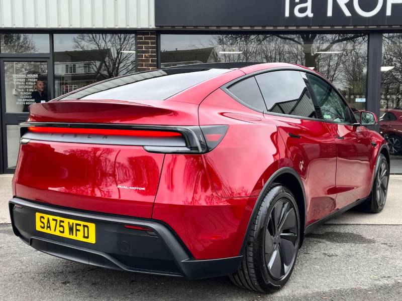 Tesla Model Y   Registered:2025(75)